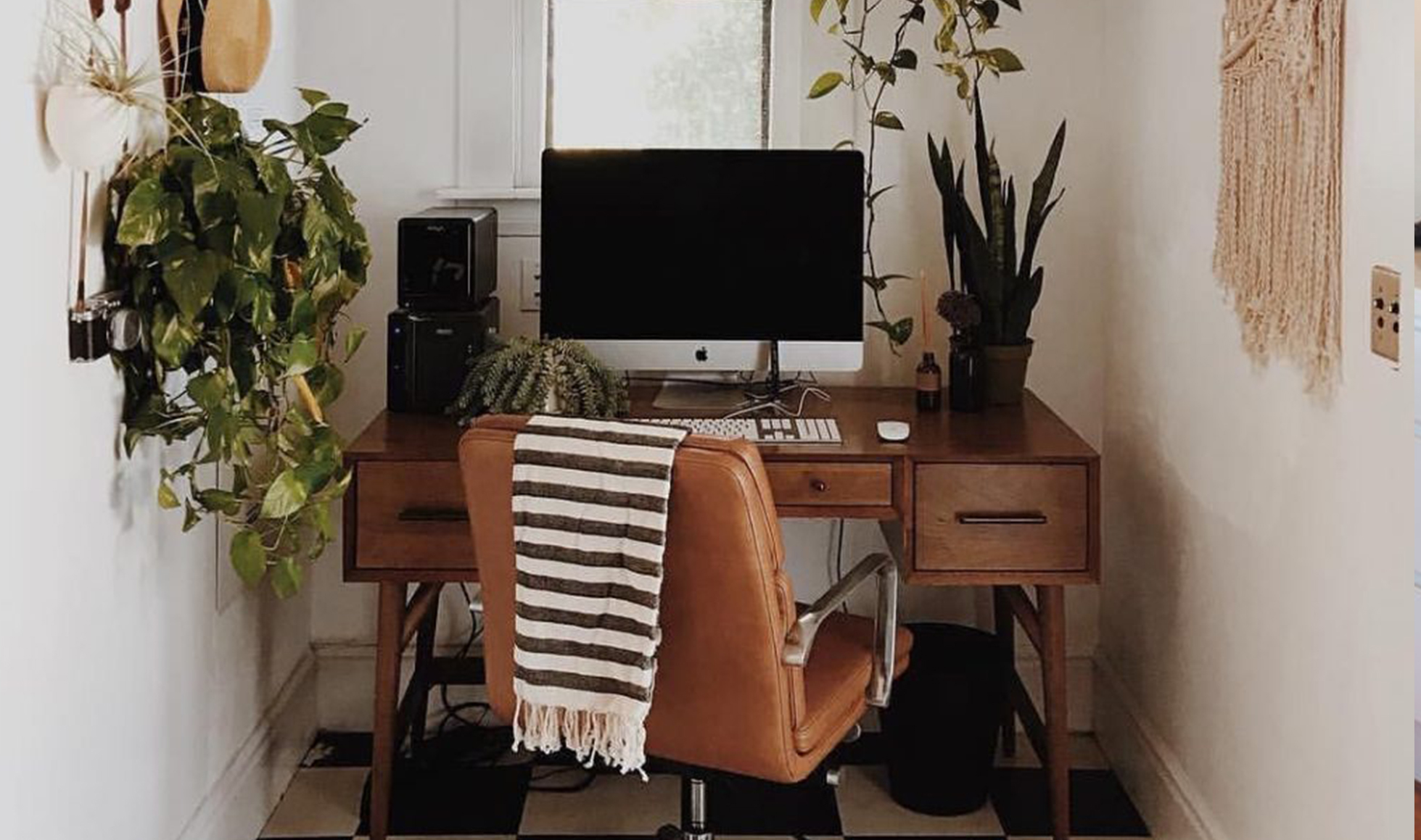 7 stylish ways to make the most of a small office space